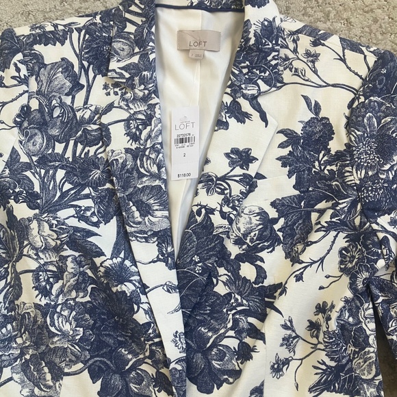Ann Taylor Loft Blazer: Cream with/ Denim Blue Floral Print. NWT - Size 2 - Picture 3 of 12